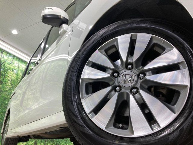 �y����16�C���`�A���~�z�C�[���z�O�ςɃ}�b�`���������A���~�z�C�[���𑕒����Ă���܂��B�e��ЊO�A���~�z�C�[����A�X�^�b�h���X�^�C�����戵�����Ă���܂��B���񂲑��k����������