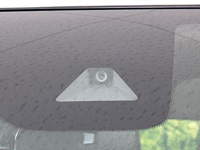 �y�G�}�[�W�F���V�[�u���[�L�z���s���ɑO���̎ԗ�����F�����A�Փ˂������Ȏ��͌x��ƃu���[�L�ŏՓˉ���Ɣ�Q�y�����A�V�X�g�B�����S�Ƀh���C�u�����y���݂��������܂��B