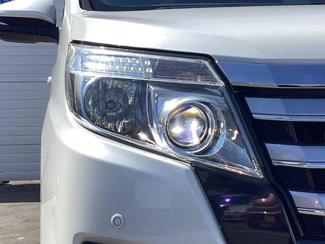 �yLED�w�b�h���C�g�z���V����ԑ��s�����ǍD�Ȏ��E���m�ۂ����S���ĉ^�]�ł��鍂�P�xLED�w�b�h���C�g�𑕔�!�_�����x�������A����d�͂��}�����Ă��܂��B