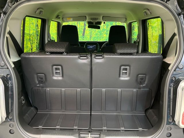 ���i�̂���������ʋ΁A���}���ɏ\���ȉ׎��X�y�[�X���m�ۂ��Ă���܂��B�Z�J���h�V�[�g��|���ƁA�傫�ȉו��̐ύڂ��\�ł���