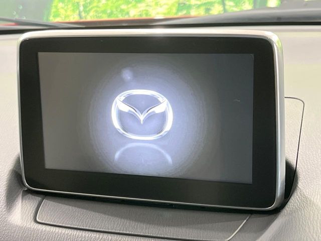 �y�}�c�_�R�l�N�g�i�r�z�ԓ��̕��͋C�Ƀ}�b�`������̌^�^�C�v�̃i�r�B�e����q�ݒ��Bluetooth�Đ����A�l�X�ȋ@�\���y���߂܂��B�����I�ȃ_�C�������삪�\�ŁA�g��������ǍD�ł��B