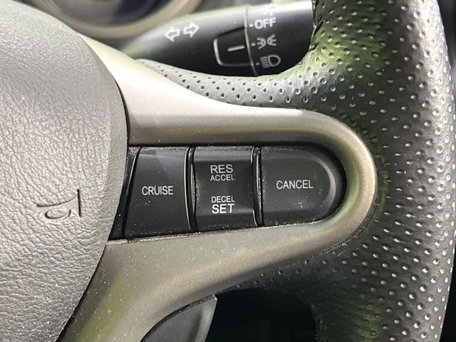 �y�N���[�Y�R���g���[���z�������H�����N���N���s�B�A�N�Z���𗣂��Ă���葬�x�ő��s���ł��A�������^�]���̕��S���y��!�����E�������ȒP�ȃX�C�b�`����Œ����ł��܂��B