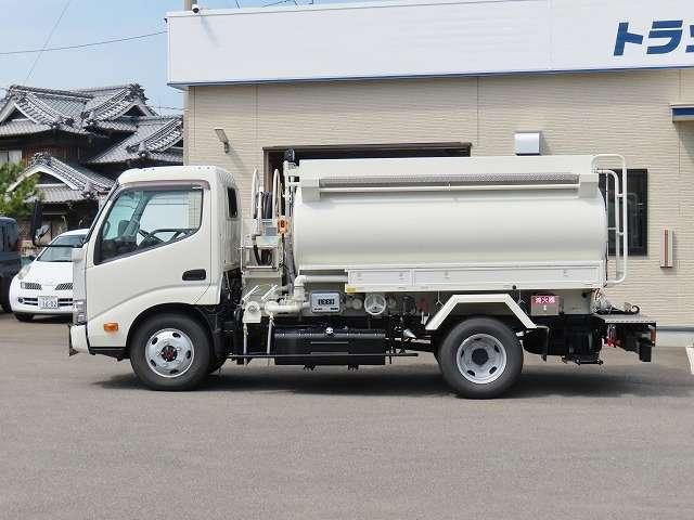 デュトロタンクローリー車