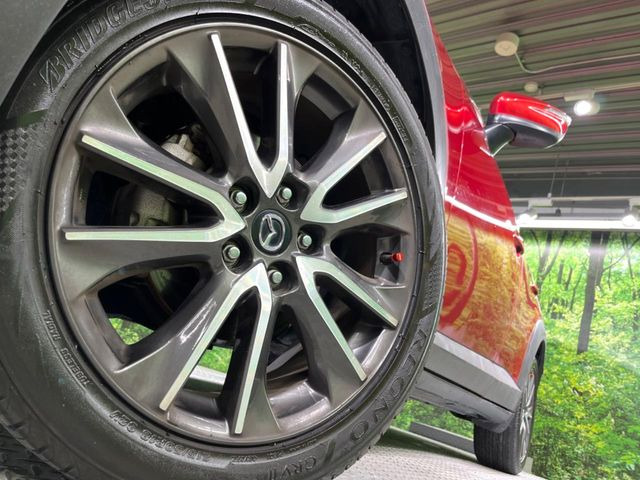 �y����18�C���`�A���~�z�C�[���z�O�ςɃ}�b�`���������A���~�z�C�[���𑕒����Ă���܂��B�e��ЊO�A���~�z�C�[����A�X�^�b�h���X�^�C�����戵�����Ă���܂��B���񂲑��k����������