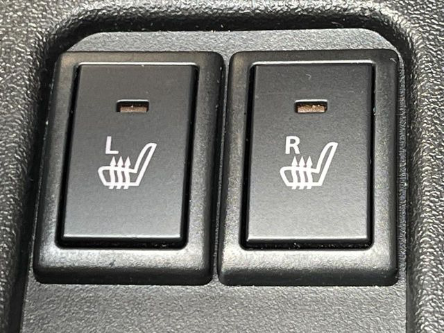 【シートヒーター】寒い日に重宝するシートヒーター!エアコンより早く温まってくれるので寒がりの人も安心ですね♪エアコンの温風は乾燥するから苦手、という方にもをおすすめです。