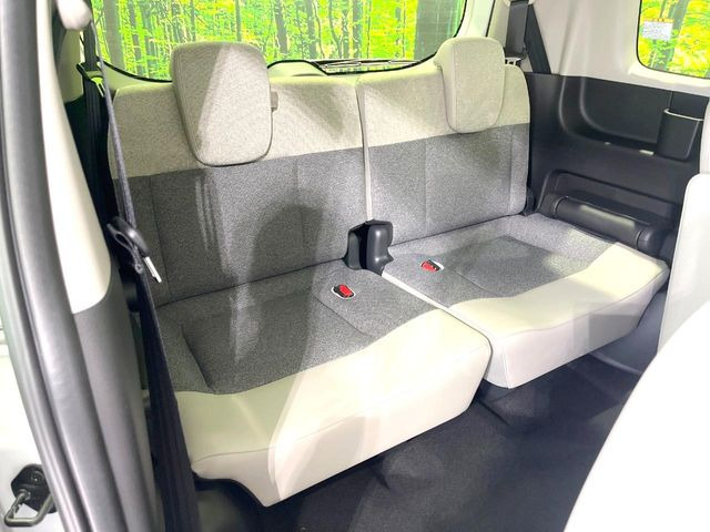 3列目シートはもちろん状態良好☆大人でもゆったりと座って頂けますので、大人数でのお出かけもラクラクです♪ご家族で、気の知れた仲間で、ドライブに行くのが楽しみですね♪