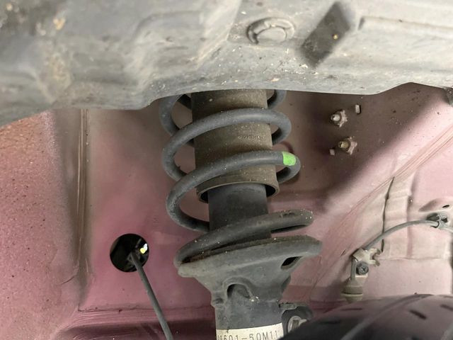 お車を安心してお乗りいただく為には、足回りの定期点検が欠かせません。サービスサポート(有償保証)では無料点検もご提供しており、安心のカーライフをお過ごしいただけるサポート体制が整っています。