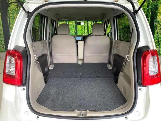 ���i�̂���������ʋ΁A���}���ɏ\���ȉ׎��X�y�[�X���m�ۂ��Ă���܂��B�Z�J���h�V�[�g��|���ƁA�傫�ȉו��̐ύڂ��\�ł���