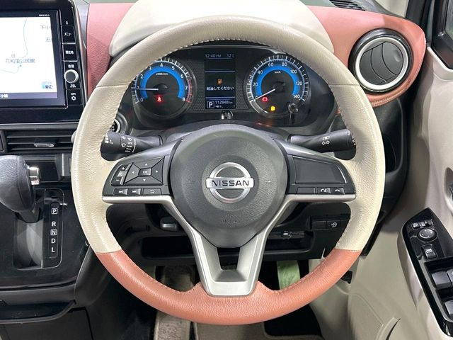 �y�����v�����X�e�A�����O�z�㎿�Ȋv���g�p���邱�ƂŁA��ɂ����������݂ƂĂ��^�]���₷���n���h���ł���