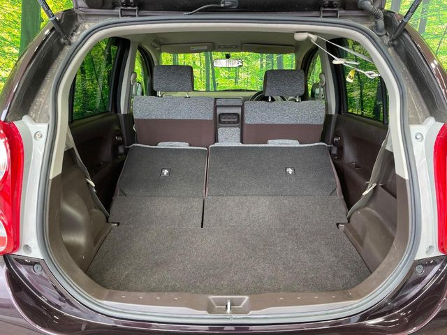 ���i�̂���������ʋ΁A���}���ɏ\���ȉ׎��X�y�[�X���m�ۂ��Ă���܂��B�Z�J���h�V�[�g��|���ƁA�傫�ȉו��̐ύڂ��\�ł���