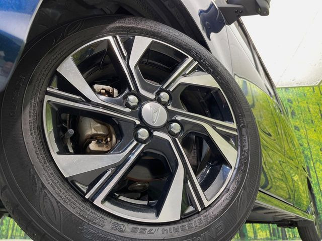 �y����15�C���`�A���~�z�C�[���z�O�ςɃ}�b�`���������A���~�z�C�[���𑕒����Ă���܂��B�e��ЊO�A���~�z�C�[����A�X�^�b�h���X�^�C�����戵�����Ă���܂��B���񂲑��k����������