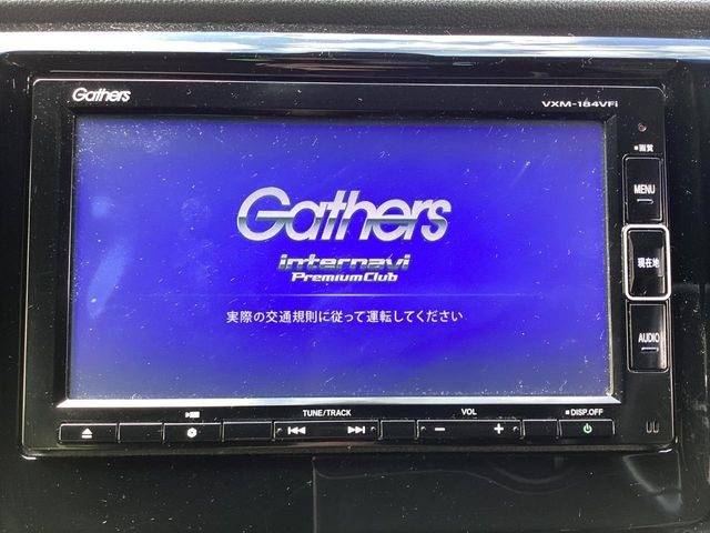 �y�����i�r�z�l�C�̏����i�r�𑕔����Ă���܂��B�i�r�̎g���₷���͂������A�I�[�f�B�I�@�\���[��!�L�����v�◷�s�͂������A�ʋ΂┃�����ȂǕ��i�̃h���C�u���y�����Ȃ�͂���