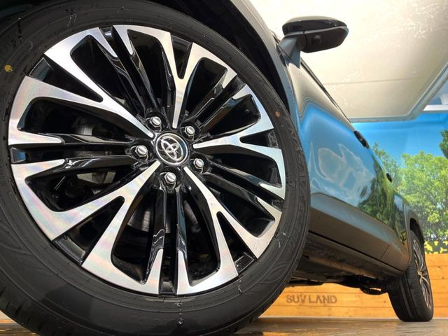 �y����18�C���`�A���~�z�C�[���z�O�ςɃ}�b�`���������A���~�z�C�[���𑕒����Ă���܂��B�e��ЊO�A���~�z�C�[����A�X�^�b�h���X�^�C�����戵�����Ă���܂��B���񂲑��k����������