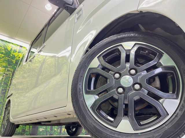 �y����15�C���`�A���~�z�C�[���z�O�ςɃ}�b�`���������A���~�z�C�[���𑕒����Ă���܂��B�e��ЊO�A���~�z�C�[����A�X�^�b�h���X�^�C�����戵�����Ă���܂��B���񂲑��k����������