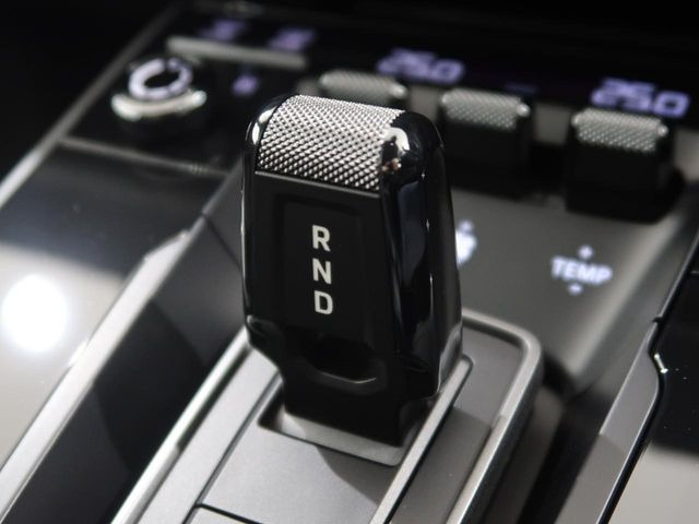 �C�ɂȂ�ӏ���A�摜�̃��N�G�X�g�Ȃǂ��C�y�ɃI�[�g�X�e�[�W�����̃v���~�A���J�[���X�^�b�t�ɂ��₢���킹���������B