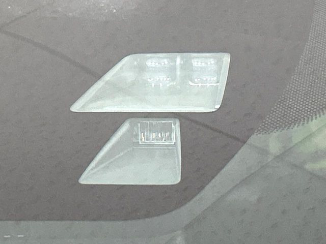 �y�X�}�[�g�V�e�B�u���[�L�T�|�[�g�z�ᑬ���s���ɑO���̎ԗ�����F�����A�Փ˂������Ȏ��͌x��ƃu���[�L�ŏՓˉ���Ɣ�Q�y�����A�V�X�g�B�����S�Ƀh���C�u�����y���݂��������܂��B