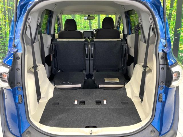 ���i�̂���������ʋ΁A���}���ɏ\���ȉ׎��X�y�[�X���m�ۂ��Ă���܂��B�Z�J���h�V�[�g��|���ƁA�傫�ȉו��̐ύڂ��\�ł���