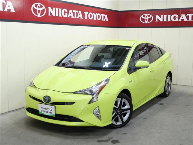 プリウス1.8 A ツーリングセレクション E-Four 4WD