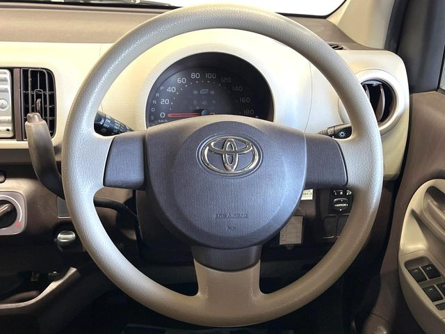 ステアリングも使用感が少なく、きれいな状態となっております♪