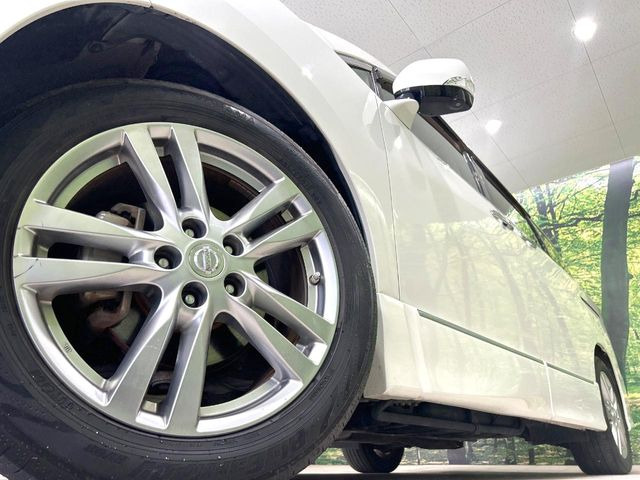 �y����18�C���`�A���~�z�C�[���z�O�ςɃ}�b�`���������A���~�z�C�[���𑕒����Ă���܂��B�e��ЊO�A���~�z�C�[����A�X�^�b�h���X�^�C�����戵�����Ă���܂��B���񂲑��k����������