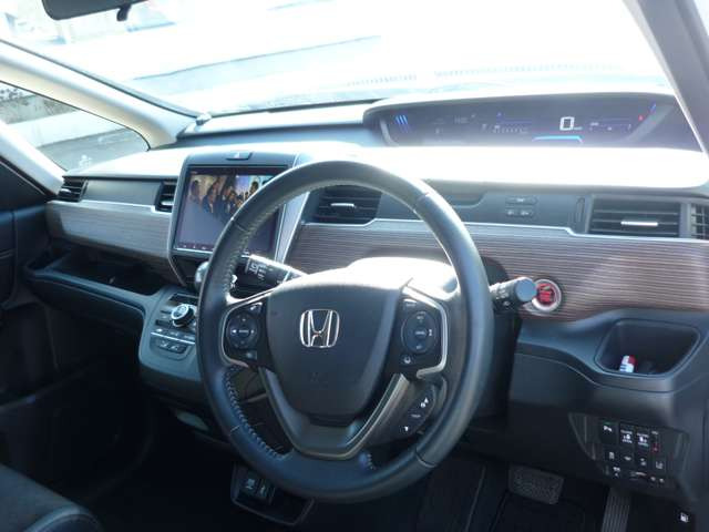 フリード+1.5 クロスター ホンダセンシング 4WD