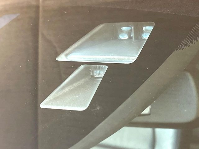 �y�X�}�[�g�V�e�B�u���[�L�T�|�[�g�z�ᑬ���s���ɑO���̎ԗ�����F�����A�Փ˂������Ȏ��͌x��ƃu���[�L�ŏՓˉ���Ɣ�Q�y�����A�V�X�g�B�����S�Ƀh���C�u�����y���݂��������܂��B