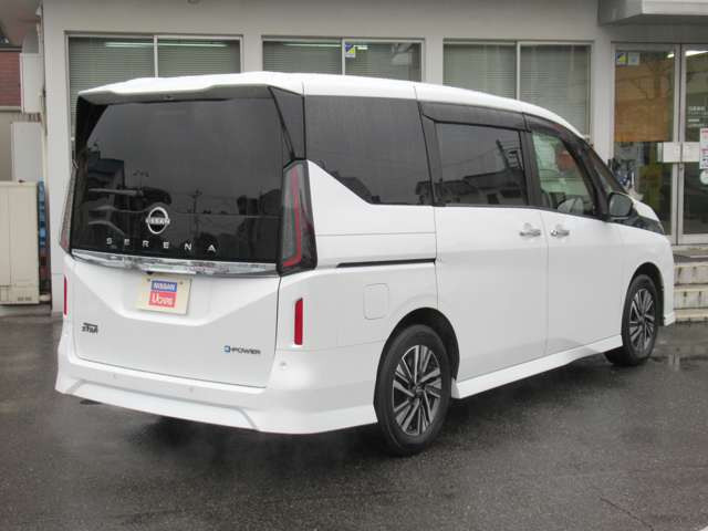 セレナ1.4 e-POWER ハイウェイスターV