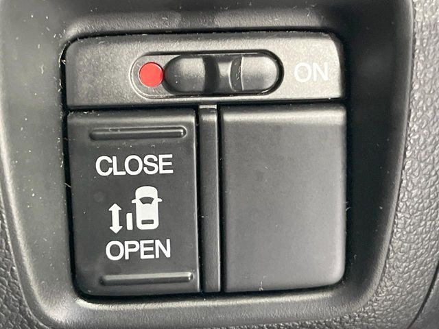 �y�p���[�X���C�h�h�A�z�X�}�[�g�L�[��^�]�Ȃ̃X�C�b�`�ŃX���C�h�h�A�̊J���\���d��������͂����ăh�A���J����K�v�������A���������q�l�ł��A�d���ו��������Ă��鎞�����N�ɊJ���߂ł��܂���