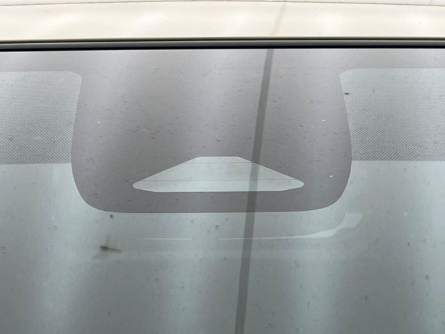 �y�g���^�Z�[�t�e�B�Z���X�z���s���ɑO���̎ԗ�����F�����A�Փ˂������Ȏ��͌x��ƃu���[�L�ŏՓˉ���Ɣ�Q�y�����A�V�X�g�B�����S�Ƀh���C�u�����y���݂��������܂��B