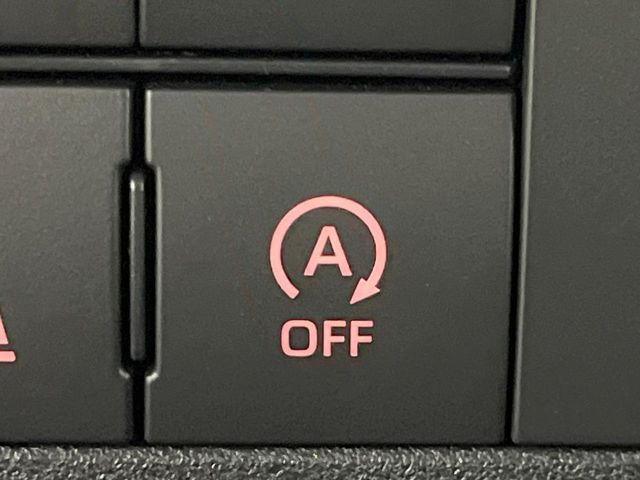 �y�A�C�h�����O�X�g�b�v�z�ԐM����a�؂Œ�Ԃ����ۂɃG���W�����~���A���ʂȔR���̏����}���܂��B�R��������ی�ɂȂ���@�\��G���W���̓u���[�L�𗣂��΍Ďn�����܂��B