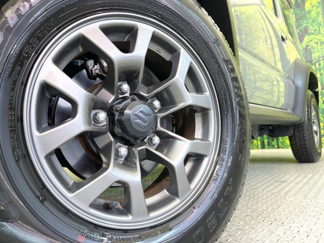 �y����15�C���`�A���~�z�C�[���z�O�ςɃ}�b�`���������A���~�z�C�[���𑕒����Ă���܂��B�e��ЊO�A���~�z�C�[����A�X�^�b�h���X�^�C�����戵�����Ă���܂��B���񂲑��k����������