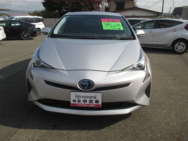 プリウス1.8 S セーフティ プラス E-Four 4WD