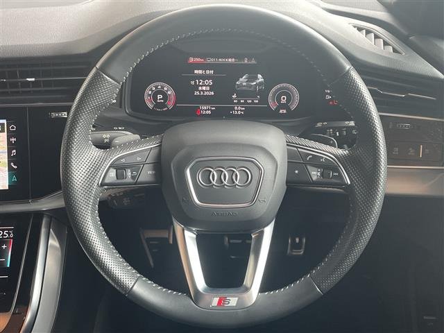 Q755 TFSI クワトロ Sライン 4WD