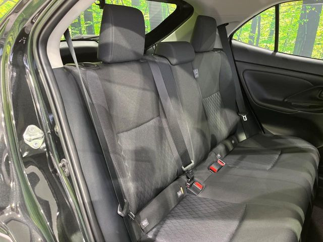 後部座席も気になるようなキズ・汚れやへたり等、大きなダメージはなく、良好な状態です。