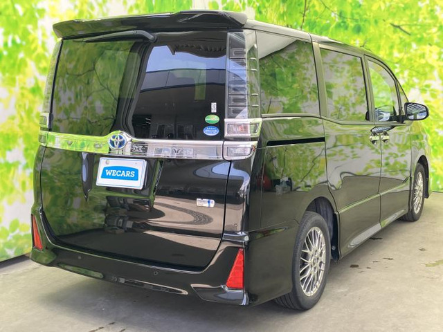 ヴォクシー1.8 ハイブリッド ZS 煌III