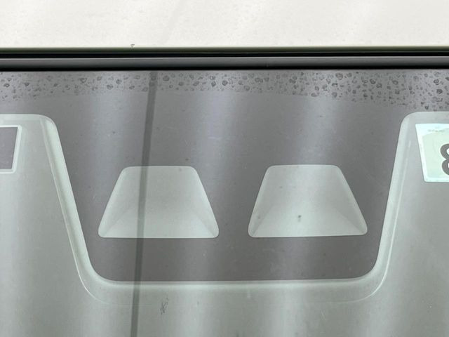 �y�X�}�[�g�A�V�X�g�z���s���ɑO���̎ԗ�����F�����A�Փ˂������Ȏ��͌x��ƃu���[�L�ŏՓˉ���Ɣ�Q�y�����A�V�X�g�B�����S�Ƀh���C�u�����y���݂��������܂��B