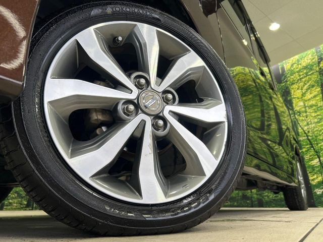 �y����15�C���`�A���~�z�C�[���z�O�ςɃ}�b�`���������A���~�z�C�[���𑕒����Ă���܂��B�e��ЊO�A���~�z�C�[����A�X�^�b�h���X�^�C�����戵�����Ă���܂��B���񂲑��k����������