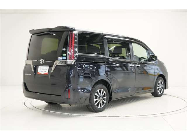 エスクァイア2.0 Gi プレミアムパッケージ ブラックテイラード