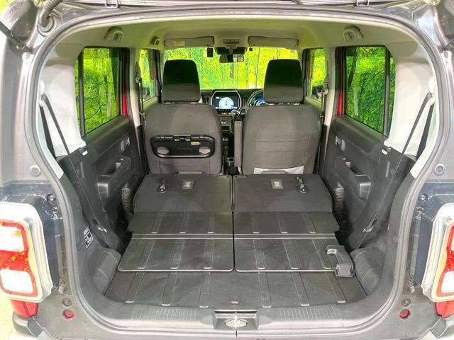 ���i�̂���������ʋ΁A���}���ɏ\���ȉ׎��X�y�[�X���m�ۂ��Ă���܂��B�Z�J���h�V�[�g��|���ƁA�傫�ȉו��̐ύڂ��\�ł���