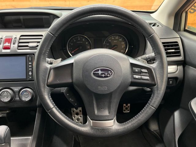 �y�����v�����X�e�A�����O�z�㎿�Ȋv���g�p���邱�ƂŁA��ɂ����������݂ƂĂ��^�]���₷���n���h���ł���