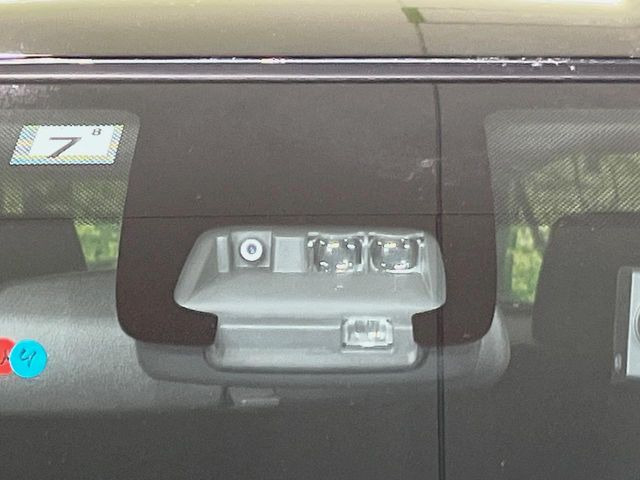 �y�g���^�Z�[�t�e�B�Z���X�z���s���ɑO���̎ԗ�����F�����A�Փ˂������Ȏ��͌x��ƃu���[�L�ŏՓˉ���Ɣ�Q�y�����A�V�X�g�B�����S�Ƀh���C�u�����y���݂��������܂��B