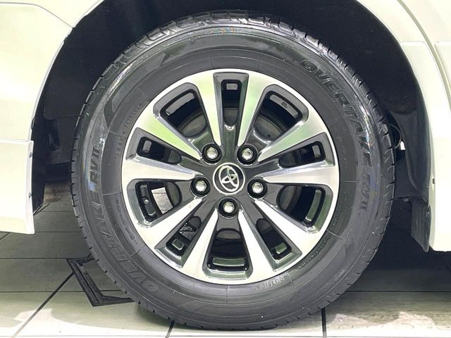 �y����15�C���`�A���~�z�C�[���z�O�ςɃ}�b�`���������A���~�z�C�[���𑕒����Ă���܂��B�e��ЊO�A���~�z�C�[����A�X�^�b�h���X�^�C�����戵�����Ă���܂��B���񂲑��k����������