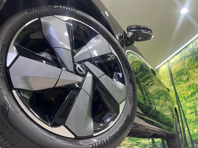 �y����17�C���`�A���~�z�C�[���z�O�ςɃ}�b�`���������A���~�z�C�[���𑕒����Ă���܂��B�e��ЊO�A���~�z�C�[����A�X�^�b�h���X�^�C�����戵�����Ă���܂��B���񂲑��k����������