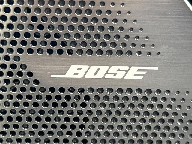 �yBOSE�T�E���h�V�X�e���z���[�J�[�I�v�V�����̍��i�ʃT�E���h�V�X�e���𓋍ځB��p�̃`���[�j���O���{���ꂽ�召�l�X�ȃX�s�[�J�[����ǎ��ȃT�E���h���t�ł��A�Տꊴ���ӂ�鉹����Ԃ����o���܂��B