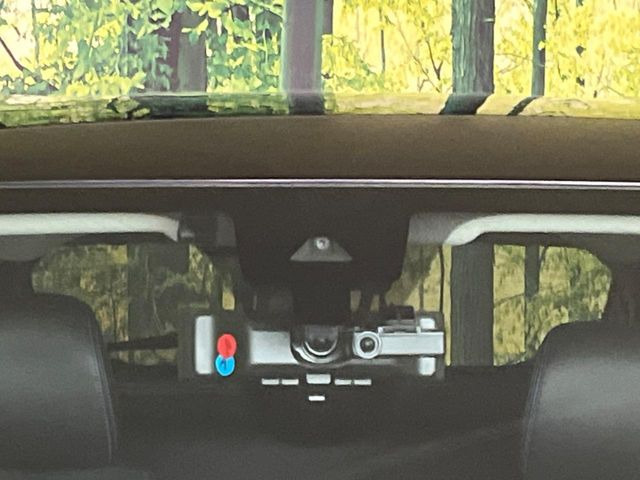 �y�C���e���W�F���g�G�}�[�W�F���V�[�u���[�L�z�t�����g�J�����őO���̎ԗ�����s�҂����m�B�Փ˂������Ȏ��͏Փ˔�Q�y���u���[�L���쓮�A�Փˉ�����T�|�[�g�B�����S�Ƀh���C�u�����y���݂��������܂��B