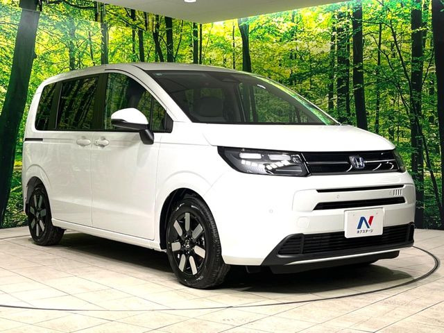 高透明度のガラス皮膜で撥水はもちろん、上質なツヤ・光沢を実現。紫外線や酸性雨から大切な愛車を保護し、色あせ・劣化を防止。「弾スプラッシュコート」、「弾プリミッサコート」からお選びいただけます。