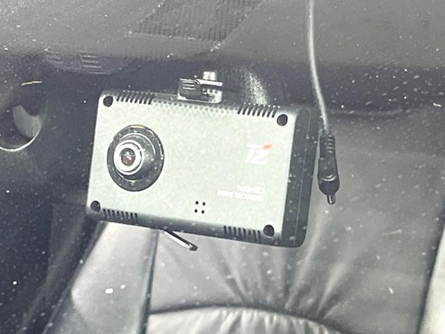 �y�h���C�u���R�[�_�[�z�h���C�u���R�[�_�[����!���s���͂������A������^�]�⎖�̂ɑ��������ہA�f���ŋL�^���A����̃��X�N�ɔ����܂��B���L�^�pSD�J�[�h�͂��q�l�����g�ł��������������K�v������܂��B