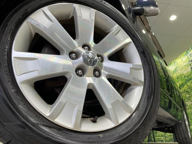 �y����18�C���`�A���~�z�C�[���z�O�ςɃ}�b�`���������A���~�z�C�[���𑕒����Ă���܂��B�e��ЊO�A���~�z�C�[����A�X�^�b�h���X�^�C�����戵�����Ă���܂��B���񂲑��k����������