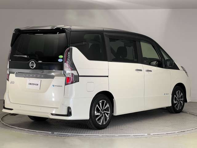 セレナ1.2 e-POWER ハイウェイスターV