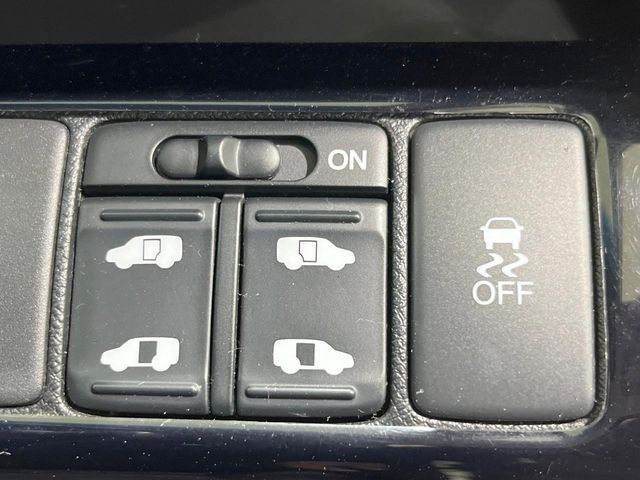 �y�����p���[�X���C�h�h�A�z�X�}�[�g�L�[��^�]�Ȃ̃X�C�b�`�Ō�ȗ����X���C�h�h�A�̊J���\���d��������͂����ăh�A���J����K�v�������A�����Ȃ��q�l�ł��ȒP�ɊJ���߂ł����K�ł���